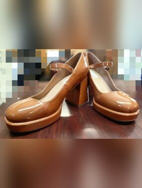 Size 10 Women’s Patent Mary Jane Block Heel Pumps - Tan - NO BOX